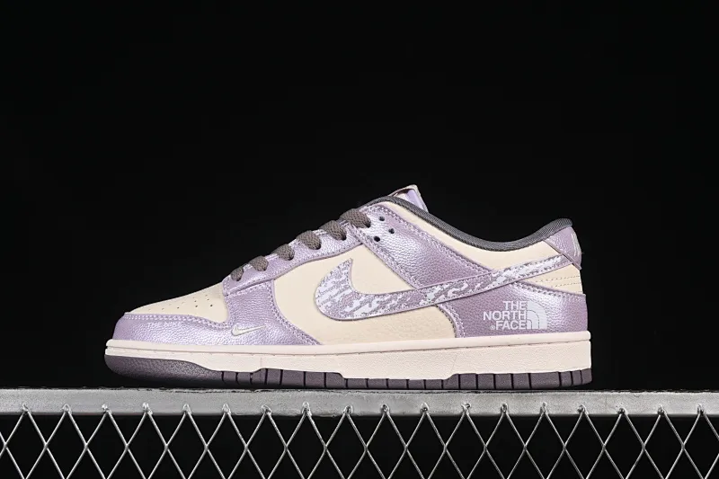 All categories Nk SB Dunk Series Nk SB Dunk Low High-end customized low-top sneakers Nike SB Dunk Low North Series Glossy purple hook Anniversary high-end customized low-top casual sneakers KK1333-039